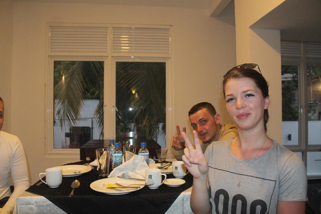 Lavenro Hotel & Resort Deniyaya Luaran gambar