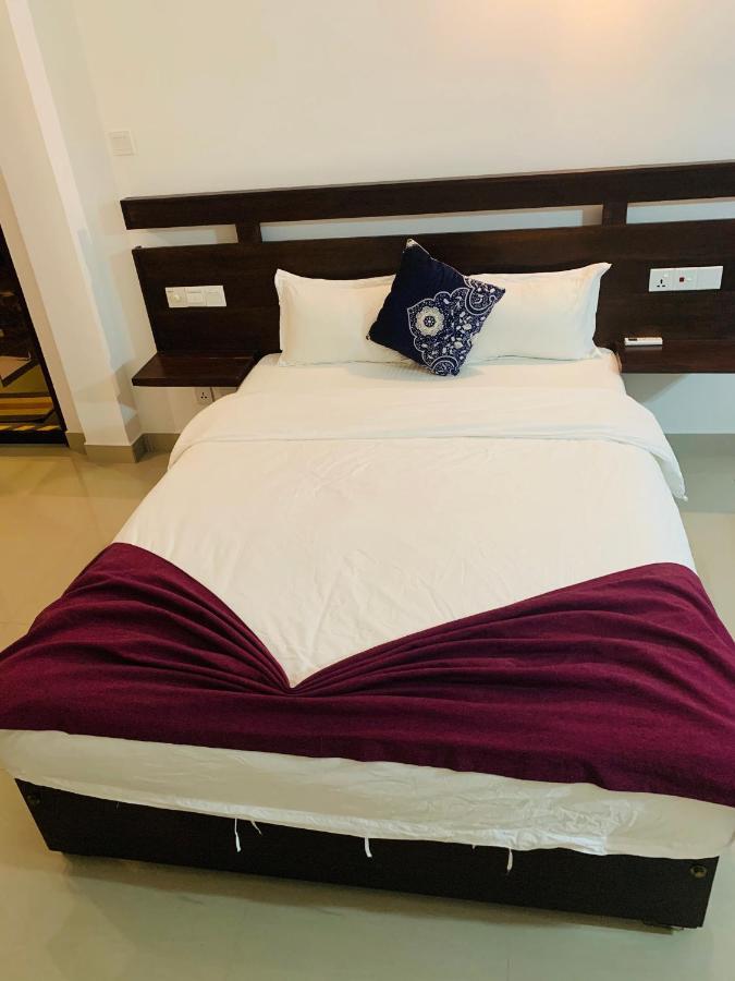 Lavenro Hotel & Resort Deniyaya Luaran gambar